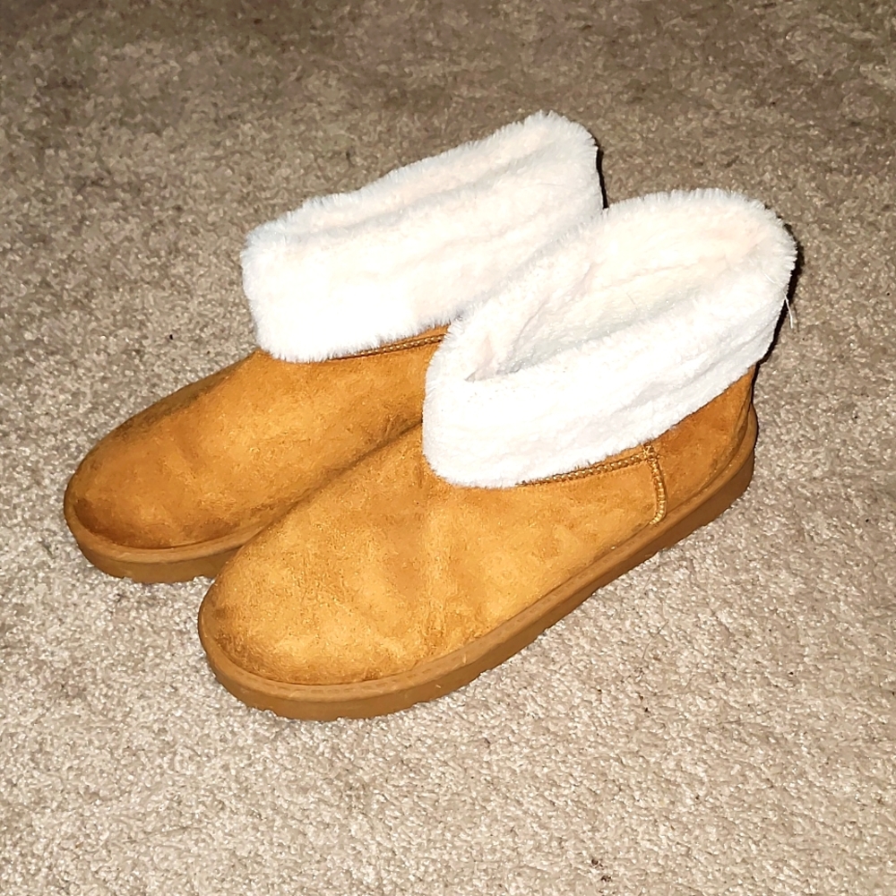 CHINESE LAUNDRY Tan Seude and Lamb's Wool Slip On Boots, NWOT, Size 10M - Picture 1 of 6